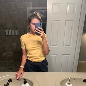 Yellow basic short sleeve tee summer top outfit